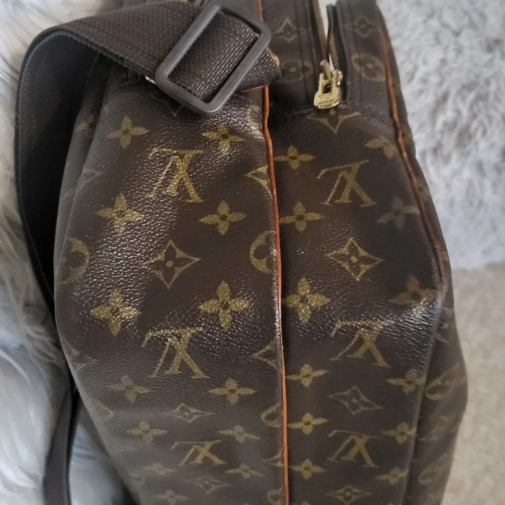Louis Vuitton beautiful exelent